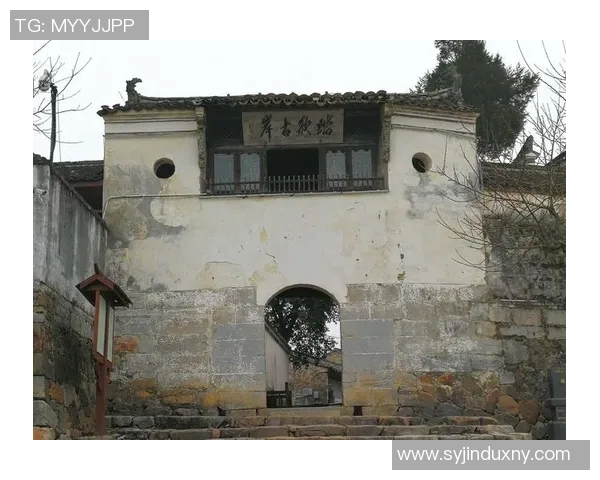 克罗斯在足球历史上的传奇之路与未来发展展望